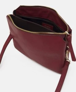 CLOSED NELIA Sac Bandoulière Vino Femme 8 CLOSED NELIA Sac Bandoulière Vino Femme -Promos CLOSED Magasin 9de2aefa87a64d4287334541af818308