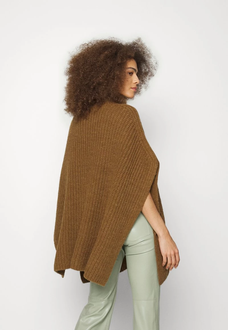 CLOSED Cape Tawny Brown Femme 5 CLOSED Cape Tawny Brown Femme – Image 3