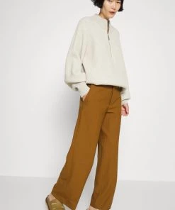 CLOSED Femme DOLA Pantalon Classique Tawny Brown 11 CLOSED Femme DOLA Pantalon Classique Tawny Brown -Promos CLOSED Magasin a48c0b8849c743ed8d8452093b6088b6