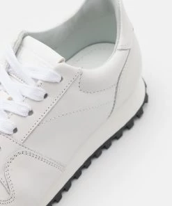 CLOSED Femme PEPPER Baskets Basses White 13 CLOSED Femme PEPPER Baskets Basses White -Promos CLOSED Magasin a4ee925e1e9849bb89606c82f21314cf