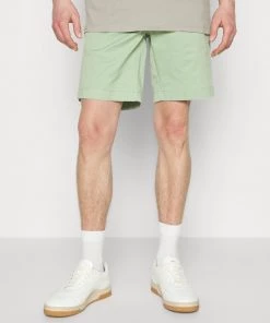 CLOSED CLASSIC Short Summer Mint Homme