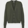 CLOSED Femme WOMENS BUTTON UP CARDIGAN Gilet Thyme 2 CLOSED Femme WOMENS BUTTON UP CARDIGAN Gilet Thyme -Promos CLOSED Magasin a60b8c230d4645158dd6b465e122b27f