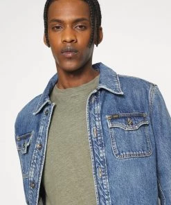 CLOSED Homme T Shirt Basique Dried Basil 11 CLOSED Homme T Shirt Basique Dried Basil -Promos CLOSED Magasin a6aa9a65714e49b78a34dd341b1851da