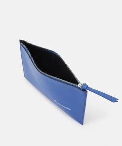 CLOSED Femme POUCH Pochette High Summer Sky -Promos CLOSED Magasin a6b49263b9d54d4eb77277cd3961cb0e