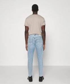 CLOSED Homme COOPER TAPERED Jeans Fuselé Light Blue 11 CLOSED Homme COOPER TAPERED Jeans Fuselé Light Blue -Promos CLOSED Magasin a716a1a46de04b72a4607bdd0934c2ea
