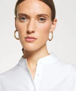 CLOSED EVIE Chemisier White Femme 12 CLOSED EVIE Chemisier White Femme -Promos CLOSED Magasin a72c7dd550f643d484aab38a3e24604e