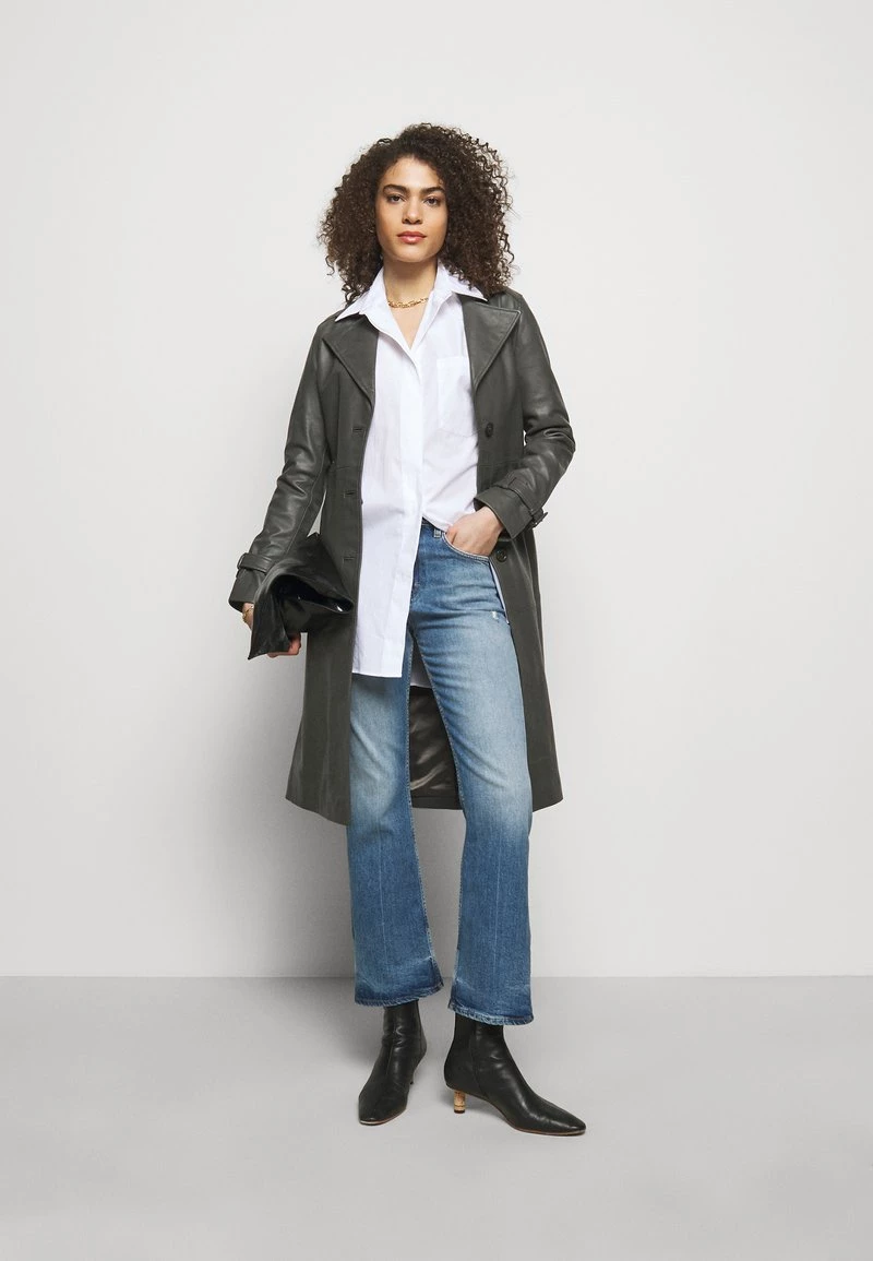 CLOSED BAYLIN Jean Flare Light Blue Femme 4 CLOSED BAYLIN Jean Flare Light Blue Femme – Image 2