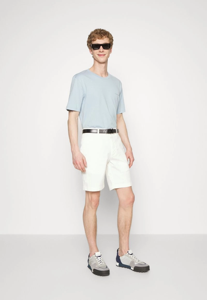 CLOSED CLASSIC Short Ivory Homme 4 CLOSED CLASSIC Short Ivory Homme – Image 2