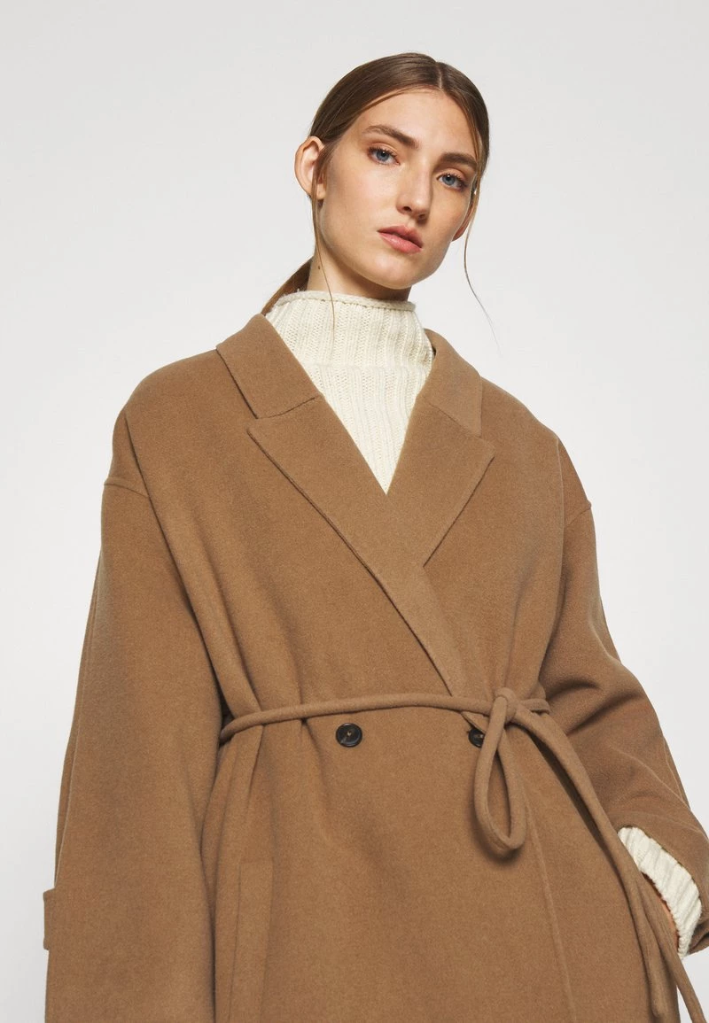 CLOSED NIAMH Manteau Classique Dark Tan Femme 6 CLOSED NIAMH Manteau Classique Dark Tan Femme – Image 4