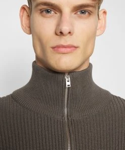 CLOSED ZIPPED JUMPER Pullover Dark Nickel Homme 13 CLOSED ZIPPED JUMPER Pullover Dark Nickel Homme -Promos CLOSED Magasin aad86ca96cfe49eca8e878e204558001
