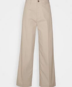 CLOSED DOLA Pantalon Classique Grain Beige Femme 16 CLOSED DOLA Pantalon Classique Grain Beige Femme -Promos CLOSED Magasin aada1a26c09a427182edc1f3b7060b48