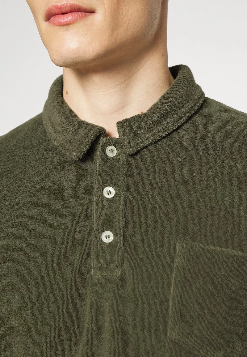 CLOSED Homme SHORT SLEEVE Polo Dried Basil 7 CLOSED Homme SHORT SLEEVE Polo Dried Basil – Image 5