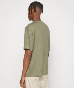 CLOSED Homme T Shirt Basique Dried Basil 10 CLOSED Homme T Shirt Basique Dried Basil -Promos CLOSED Magasin ae65594824ec4eeea1030dbeff0fd5a1