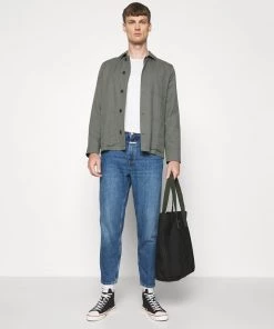 CLOSED X LENT TAPERED Jean Boyfriend Mid Blue Homme 8 CLOSED X LENT TAPERED Jean Boyfriend Mid Blue Homme -Promos CLOSED Magasin ae9a816d77b447c1b8a2441956bd1500