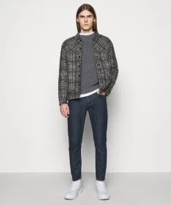 CLOSED Homme COOPER Jeans Fuselé Darb Blue 11 CLOSED Homme COOPER Jeans Fuselé Darb Blue -Promos CLOSED Magasin aed37fd260aa48e9982e7de3105876c0