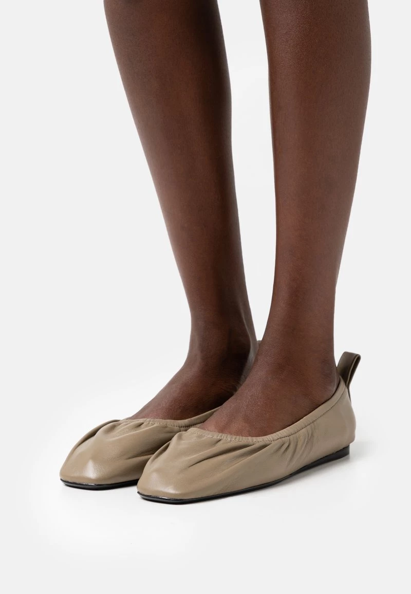 CLOSED Femme Ballerines Burlywood 3 CLOSED Femme Ballerines Burlywood