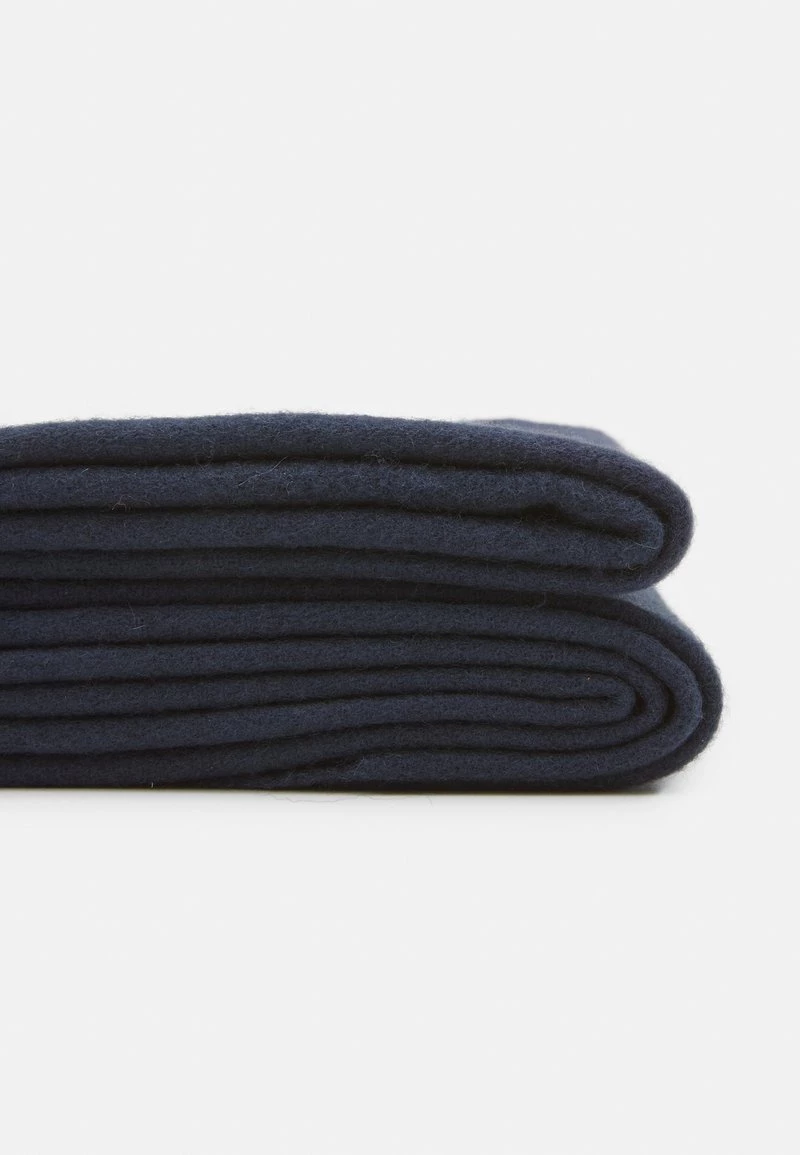 CLOSED UNISEX Foulard Dark Indigo 6 CLOSED UNISEX Foulard Dark Indigo – Image 4