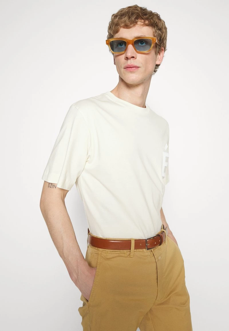 CLOSED Homme CLASSIC Short Honey Mustard 6 CLOSED Homme CLASSIC Short Honey Mustard – Image 4