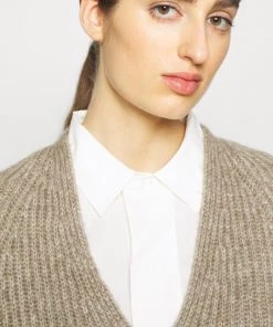 CLOSED WOMENS Pullover Muddy Beige Femme 12 CLOSED WOMENS Pullover Muddy Beige Femme -Promos CLOSED Magasin b180a8ed2a5b4b99b1fca2f84af729c2