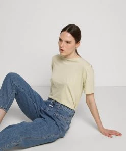 CLOSED Femme PEARL Jean Droit Mid Blue 12 CLOSED Femme PEARL Jean Droit Mid Blue -Promos CLOSED Magasin b2025e0ff0eb41e49a6f86203299a4bb