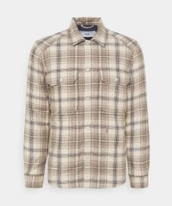 CLOSED ARMY OVER SHIRT Veste Mi Saison Ecru Homme 12 CLOSED ARMY OVER SHIRT Veste Mi Saison Ecru Homme -Promos CLOSED Magasin b2983a9f2cf6439fbe0c3a9bf566748b