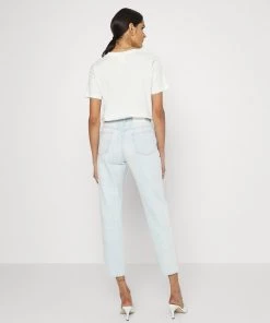 CLOSED PEDAL PUSHER Jean Boyfriend Light Blue Femme 10 CLOSED PEDAL PUSHER Jean Boyfriend Light Blue Femme -Promos CLOSED Magasin b38a9f51c2fa46608e9e37403bd02d95