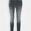 CLOSED PUSHER Jeans Skinny Mid Grey Femme -Promos CLOSED Magasin b4d2d273e4ab488fb656fc611ad90dc1
