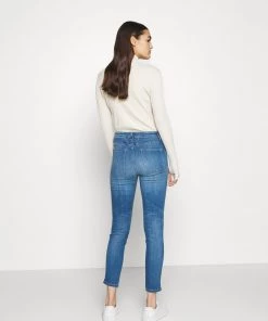 CLOSED Femme SKINNY PUSHER Jeans Skinny Mid Blue 9 CLOSED Femme SKINNY PUSHER Jeans Skinny Mid Blue -Promos CLOSED Magasin b6ed91cf3dad4723bfc63789d6303298