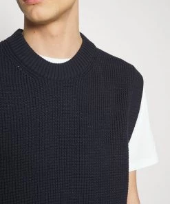 CLOSED Homme VEST Pullover Dark Night 13 CLOSED Homme VEST Pullover Dark Night -Promos CLOSED Magasin b7881bbef890436fa1a33133abec1c3e