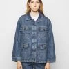 CLOSED DEAR Veste En Jean Mid Blue Wash Femme 2 CLOSED DEAR Veste En Jean Mid Blue Wash Femme -Promos CLOSED Magasin b80300121a5c4ab1ab3aa3659bae343c