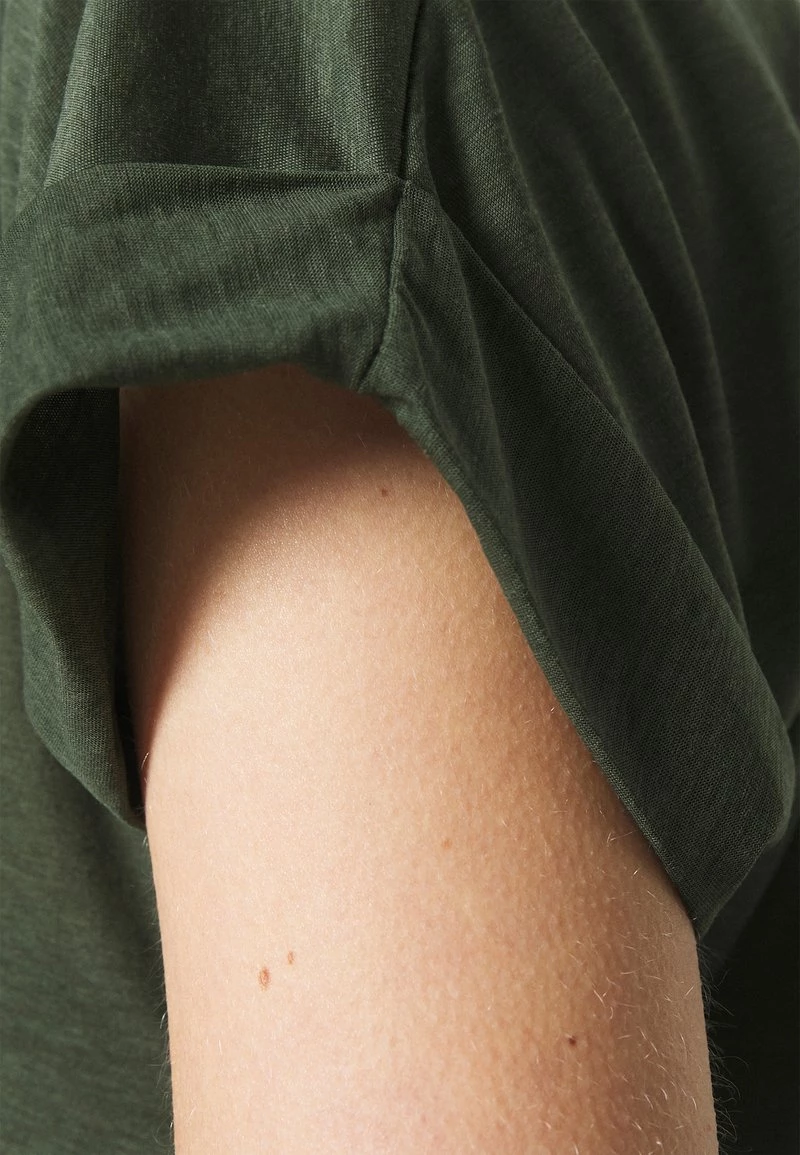 CLOSED Femme SOFT V NECK T Shirt Basique Thyme 7 CLOSED Femme SOFT V NECK T Shirt Basique Thyme – Image 5