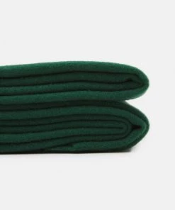 CLOSED UNISEX Foulard Fir Green 10 CLOSED UNISEX Foulard Fir Green -Promos CLOSED Magasin bae9f1f26b294d69856c43ae01a1fe75