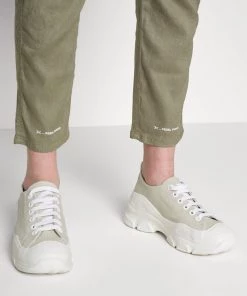 CLOSED PEDAL PUSHER Pantalon Classique Dried Basil Femme 11 CLOSED PEDAL PUSHER Pantalon Classique Dried Basil Femme -Promos CLOSED Magasin c100e1ce5bdd47c58c2bcafe41d63584