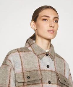 CLOSED Femme TITANIA Manteau Court Muddy Beige 11 CLOSED Femme TITANIA Manteau Court Muddy Beige -Promos CLOSED Magasin c27167b866394b5cba26ebe642a86704