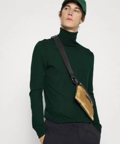 CLOSED TURTLE NECK Pullover Fir Green Homme 12 CLOSED TURTLE NECK Pullover Fir Green Homme -Promos CLOSED Magasin c313d1d96193485d9554243c0a4dd1af