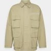CLOSED Homme TECHNICAL FIELD JACKET Veste Légère Grey Olive 2 CLOSED Homme TECHNICAL FIELD JACKET Veste Légère Grey Olive -Promos CLOSED Magasin c4c9a666eaa947e48a5a70c046bfce79