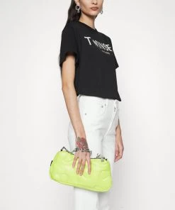 CLOSED LEAF Jean Bootcut White Femme 11 CLOSED LEAF Jean Bootcut White Femme -Promos CLOSED Magasin cbdca8417a5843a6bd3c1eca7f198834