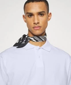 CLOSED Homme ESSENTIAL Polo White 11 CLOSED Homme ESSENTIAL Polo White -Promos CLOSED Magasin cc8fbd0d78394217a8d77ca950c79e5d