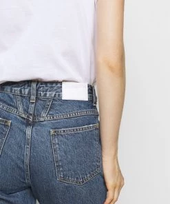 CLOSED PEDAL PUSHER Jean Slim Mid Blue Wash Femme 13 CLOSED PEDAL PUSHER Jean Slim Mid Blue Wash Femme -Promos CLOSED Magasin ce8c1aac71ac442a8619391596a954e2