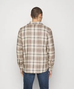 CLOSED ARMY OVER SHIRT Veste Mi Saison Ecru Homme 10 CLOSED ARMY OVER SHIRT Veste Mi Saison Ecru Homme -Promos CLOSED Magasin d1ade0e953504804bf3a779543cb3268