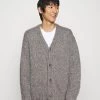CLOSED CARDIGAN Gilet Light Grey Melange Homme 2 CLOSED CARDIGAN Gilet Light Grey Melange Homme -Promos CLOSED Magasin d4a1ed5dabc54fad95385e5be4b0b452