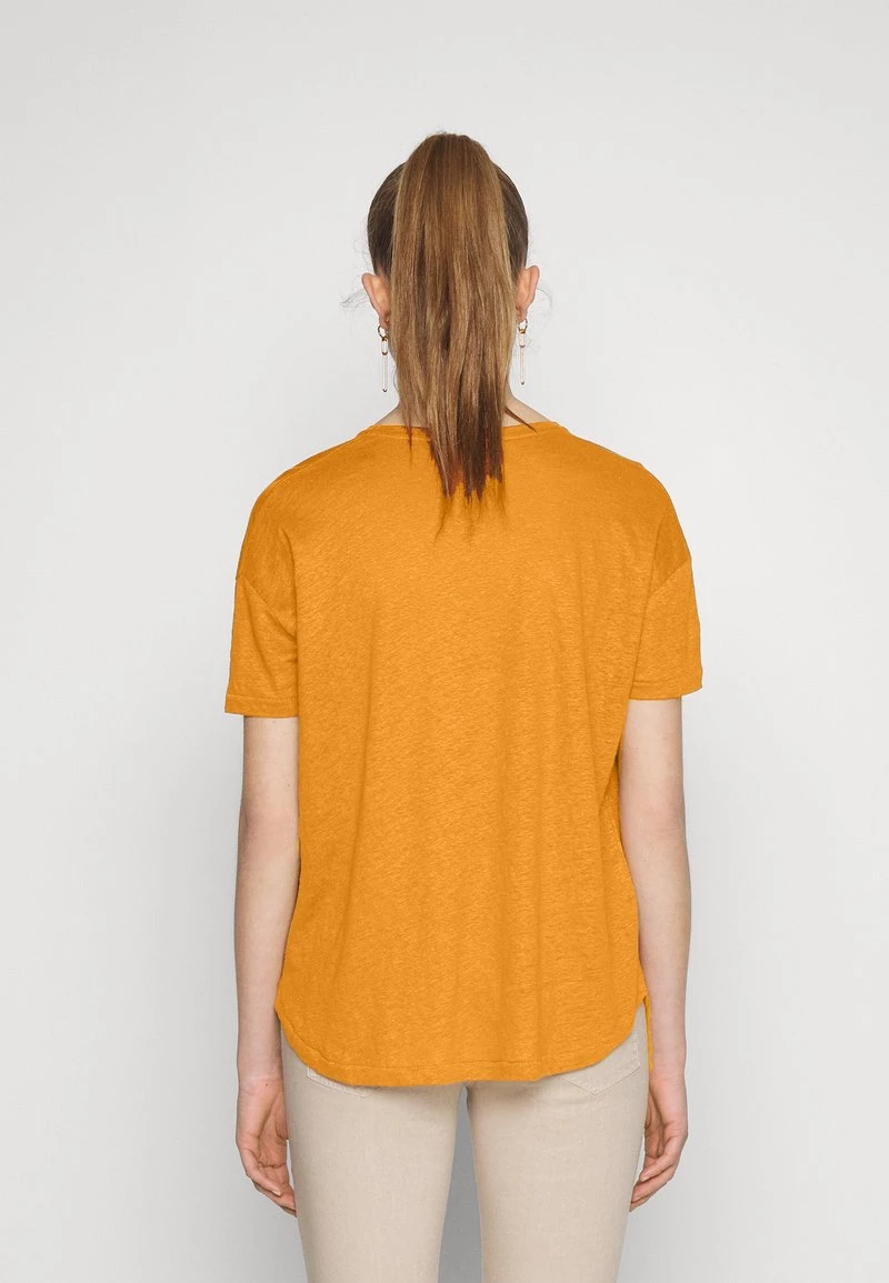 CLOSED SHORTSLEEVED T Shirt Basique Gold Earth Femme 5 CLOSED SHORTSLEEVED T Shirt Basique Gold Earth Femme – Image 3