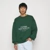 CLOSED Homme CLASSIC EMBROIDERY CREWNECK Sweatshirt Fir Green 1 CLOSED Homme CLASSIC EMBROIDERY CREWNECK Sweatshirt Fir Green -Promos CLOSED Magasin d748fb89e1a747c08f9a0d6fb6efd449