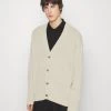 CLOSED CARDIGAN Gilet Grain Beige Homme 2 CLOSED CARDIGAN Gilet Grain Beige Homme -Promos CLOSED Magasin d812434445c444dfa827ff00af807d69
