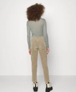CLOSED Femme PEDAL PUSHER Pantalon Classique Muddy Beige 9 CLOSED Femme PEDAL PUSHER Pantalon Classique Muddy Beige -Promos CLOSED Magasin d974fcec18bd4ff38c0df3146dd0d453