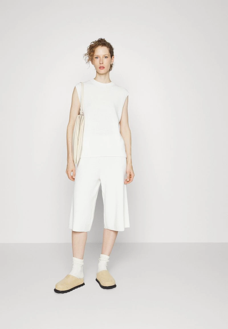 CLOSED CULOTTES Short Ivory Femme 4 CLOSED CULOTTES Short Ivory Femme – Image 2