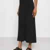 CLOSED Femme AGDA Jupe Longue Black 2 CLOSED Femme AGDA Jupe Longue Black -Promos CLOSED Magasin d9f0b904a6a84e0fbccc8a30633318da