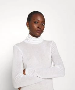 CLOSED Pullover Ivory Femme 11 CLOSED Pullover Ivory Femme -Promos CLOSED Magasin dace7e6102d0497fa55bdb9c2525d061