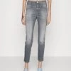 CLOSED Femme PUSHER Jeans Skinny Mid Grey 2 CLOSED Femme PUSHER Jeans Skinny Mid Grey -Promos CLOSED Magasin db67804db3b24fd9bc4c74bc2883768b
