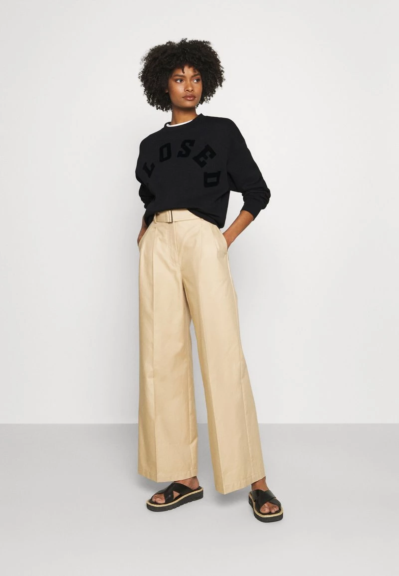 CLOSED Femme CREW NECK WITH TONAL LOGO Sweatshirt Black 4 CLOSED Femme CREW NECK WITH TONAL LOGO Sweatshirt Black – Image 2